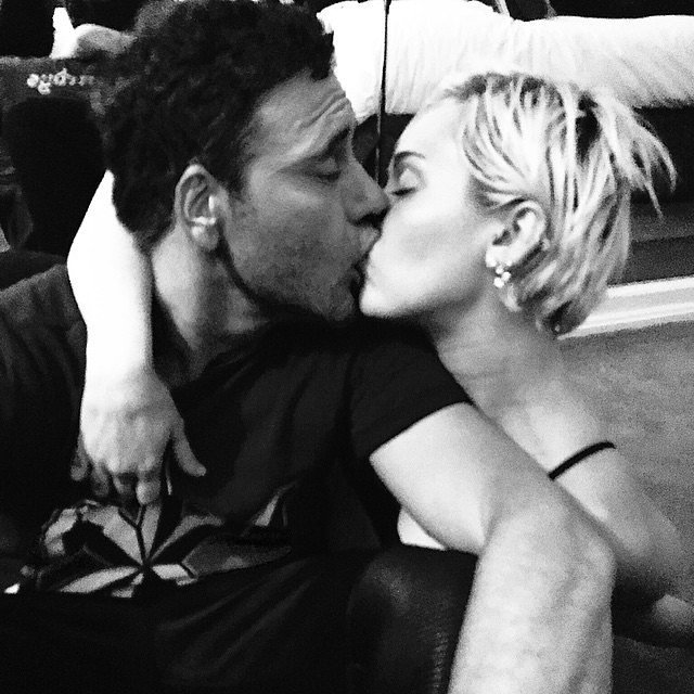 Miley-Cyrus-Kissing-Pictures